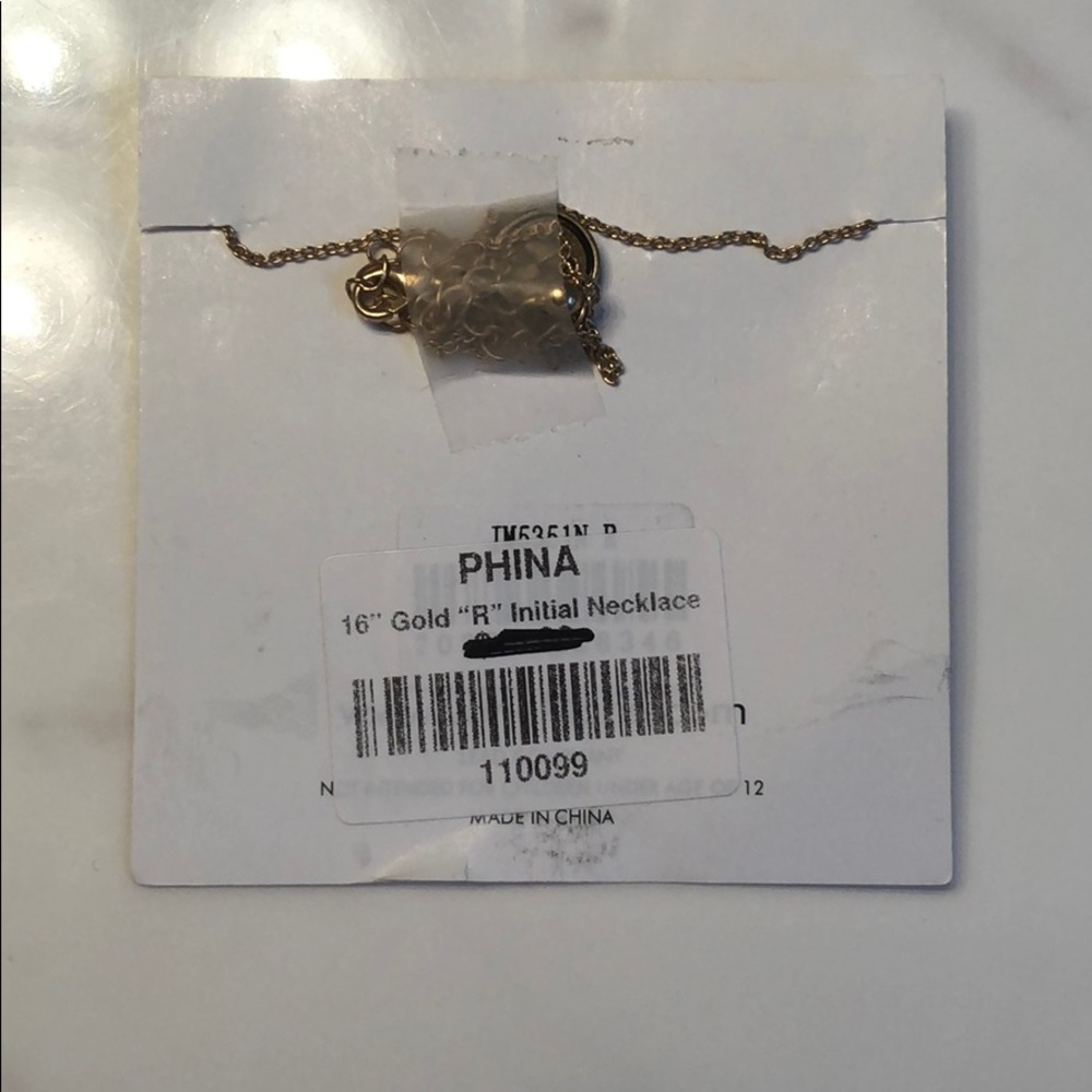 16” Gold R initial necklace - Picture 2 of 2